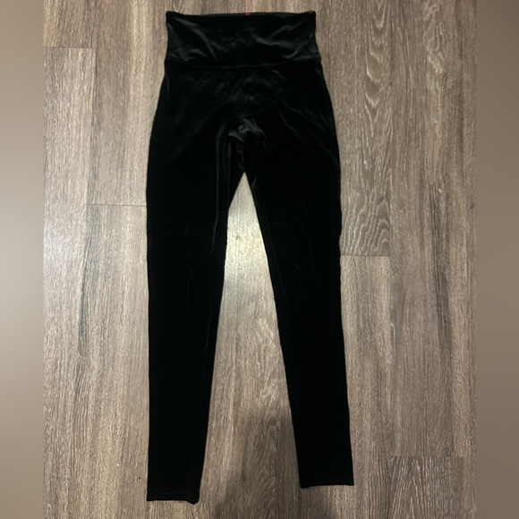 Spanx Velvet Black Leggings Size Medium - Picture 2 of 6